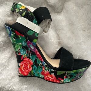 NWT Floral Black Wedge Sandals with flaw